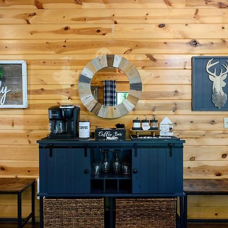 Hickory Bear - Cabin Surrounded By Pines, Sleeps 10, Hot Tub, Fire Pit, Arcade, Foosball Table & Deck Slide Broken Bow Zewnętrze zdjęcie