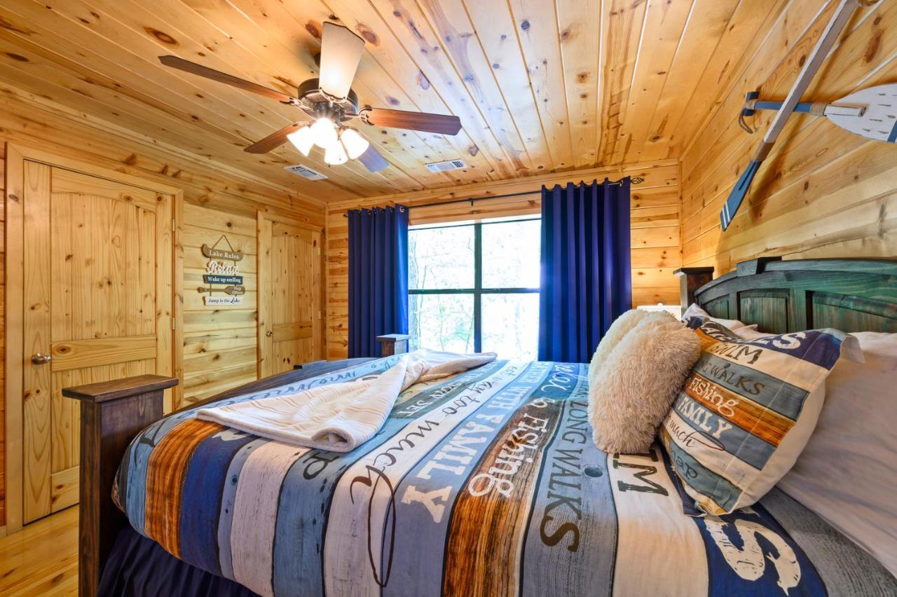 Hickory Bear - Cabin Surrounded By Pines, Sleeps 10, Hot Tub, Fire Pit, Arcade, Foosball Table & Deck Slide Broken Bow Zewnętrze zdjęcie