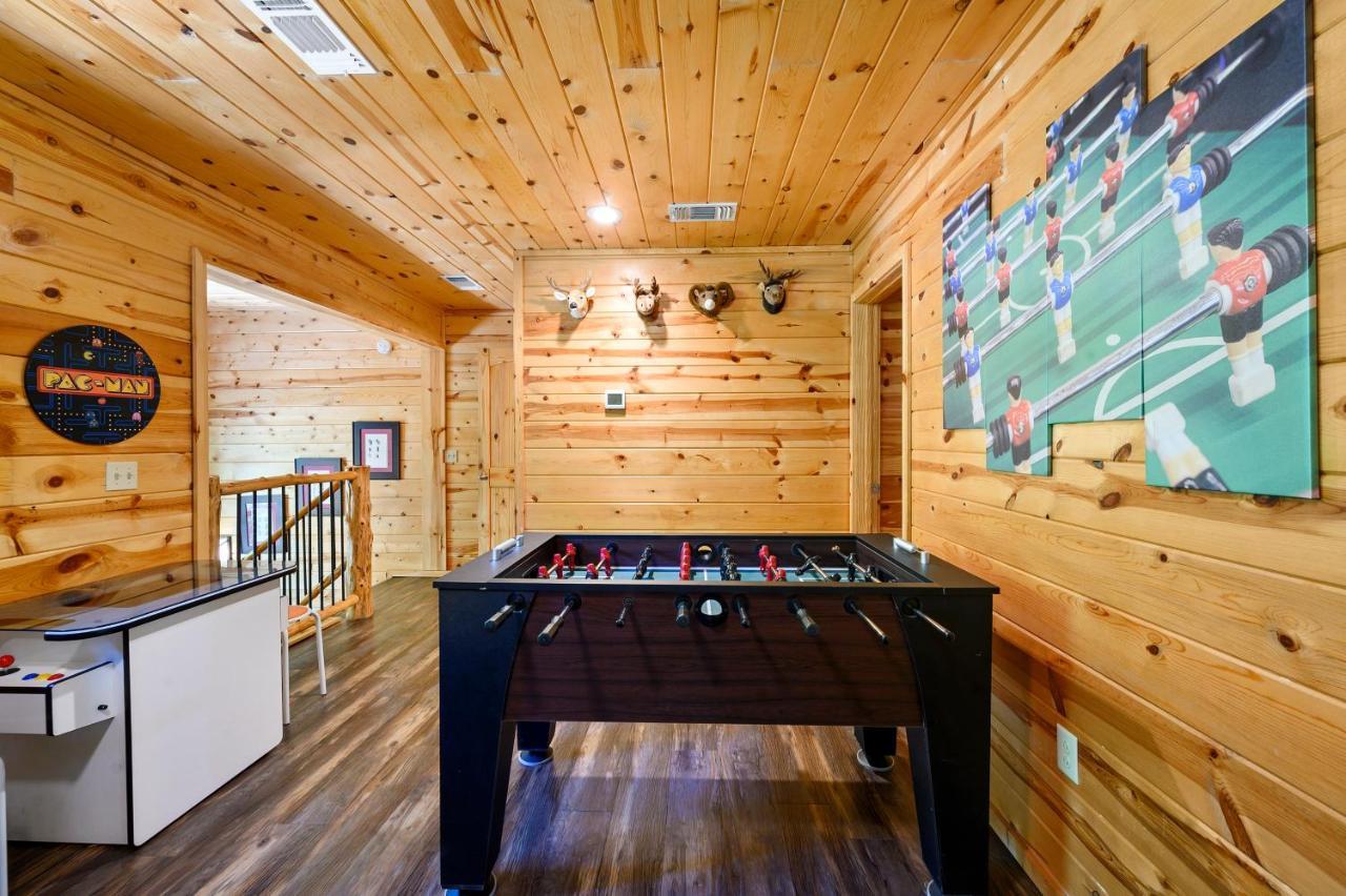 Hickory Bear - Cabin Surrounded By Pines, Sleeps 10, Hot Tub, Fire Pit, Arcade, Foosball Table & Deck Slide Broken Bow Zewnętrze zdjęcie