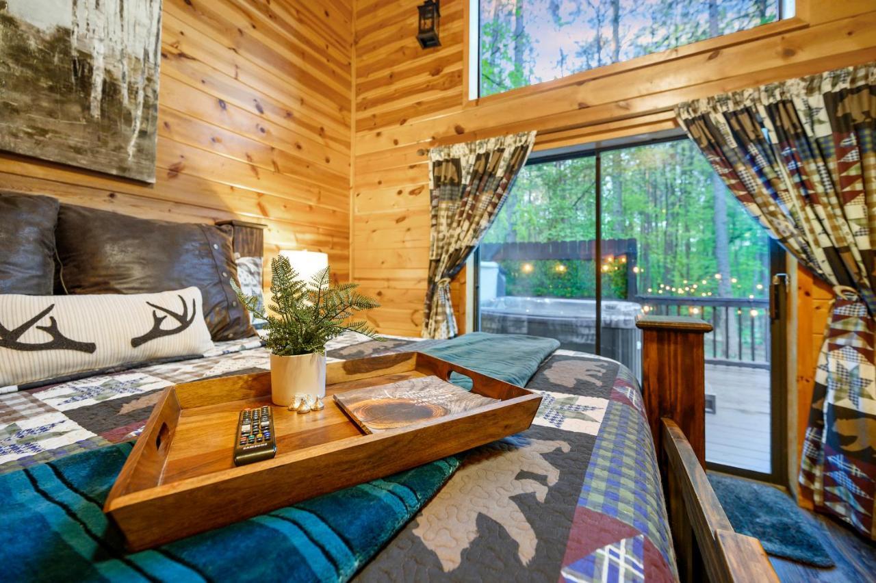 Hickory Bear - Cabin Surrounded By Pines, Sleeps 10, Hot Tub, Fire Pit, Arcade, Foosball Table & Deck Slide Broken Bow Zewnętrze zdjęcie