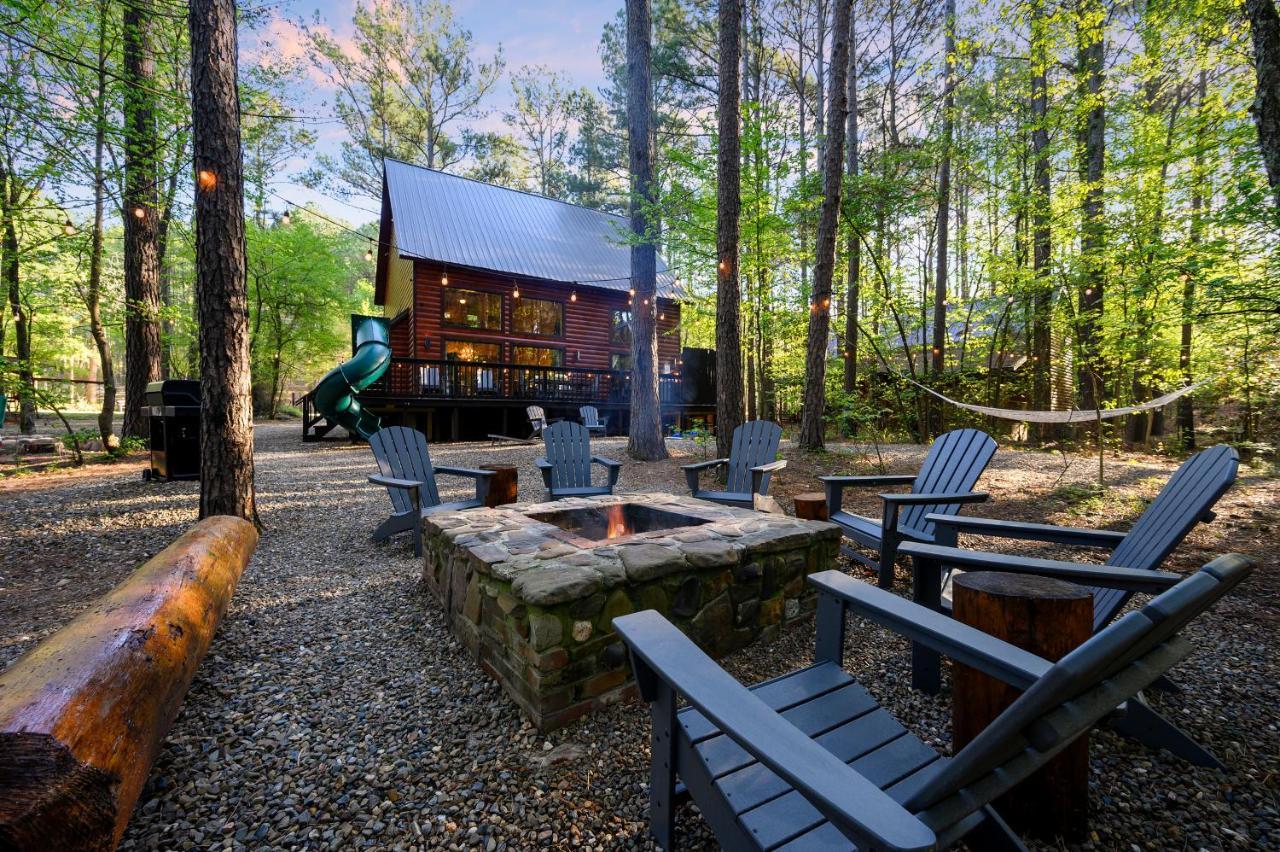 Hickory Bear - Cabin Surrounded By Pines, Sleeps 10, Hot Tub, Fire Pit, Arcade, Foosball Table & Deck Slide Broken Bow Zewnętrze zdjęcie