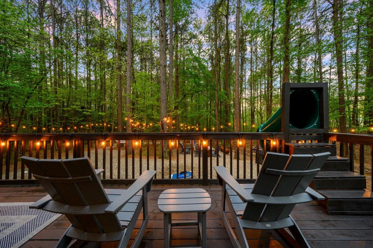 Hickory Bear - Cabin Surrounded By Pines, Sleeps 10, Hot Tub, Fire Pit, Arcade, Foosball Table & Deck Slide Broken Bow Zewnętrze zdjęcie