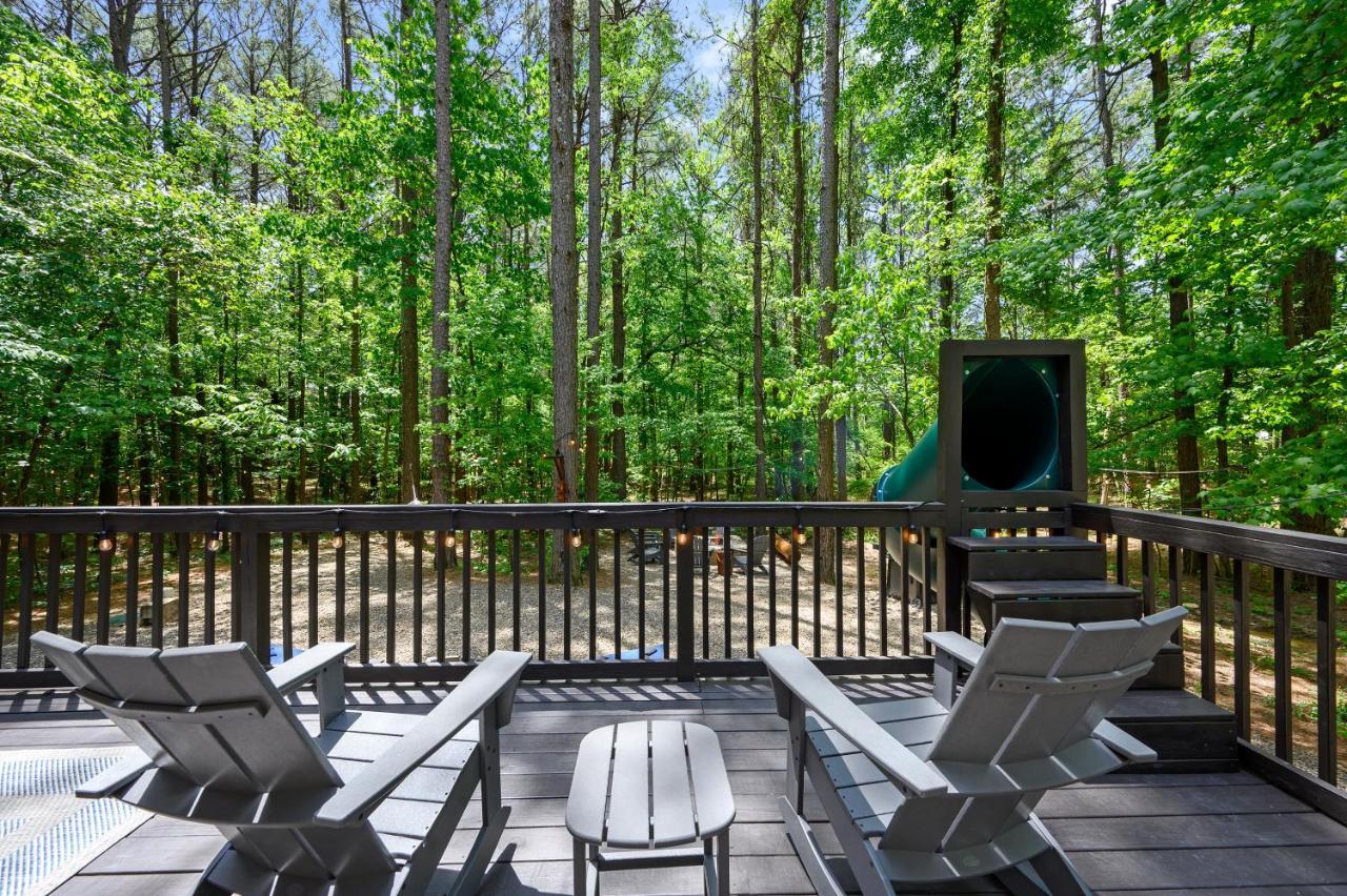 Hickory Bear - Cabin Surrounded By Pines, Sleeps 10, Hot Tub, Fire Pit, Arcade, Foosball Table & Deck Slide Broken Bow Zewnętrze zdjęcie