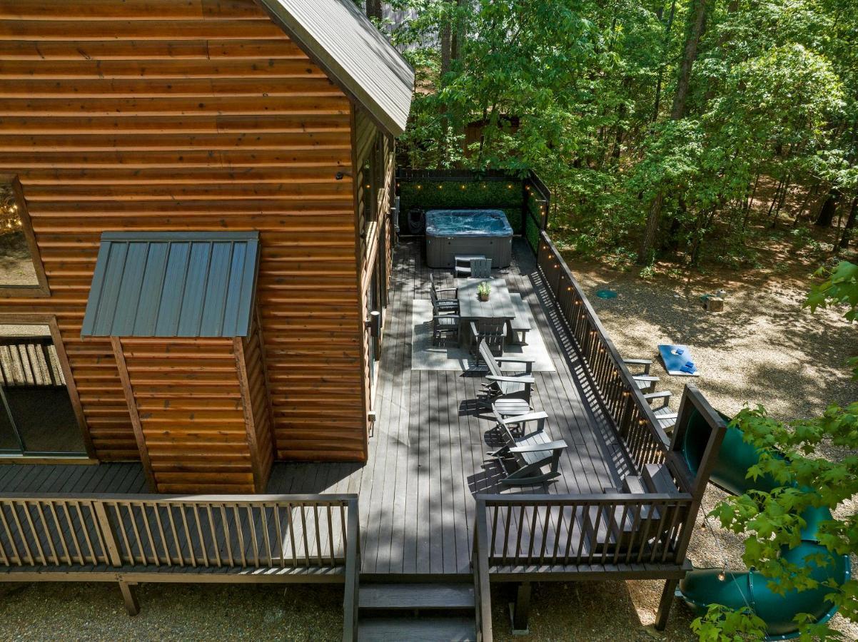 Hickory Bear - Cabin Surrounded By Pines, Sleeps 10, Hot Tub, Fire Pit, Arcade, Foosball Table & Deck Slide Broken Bow Zewnętrze zdjęcie