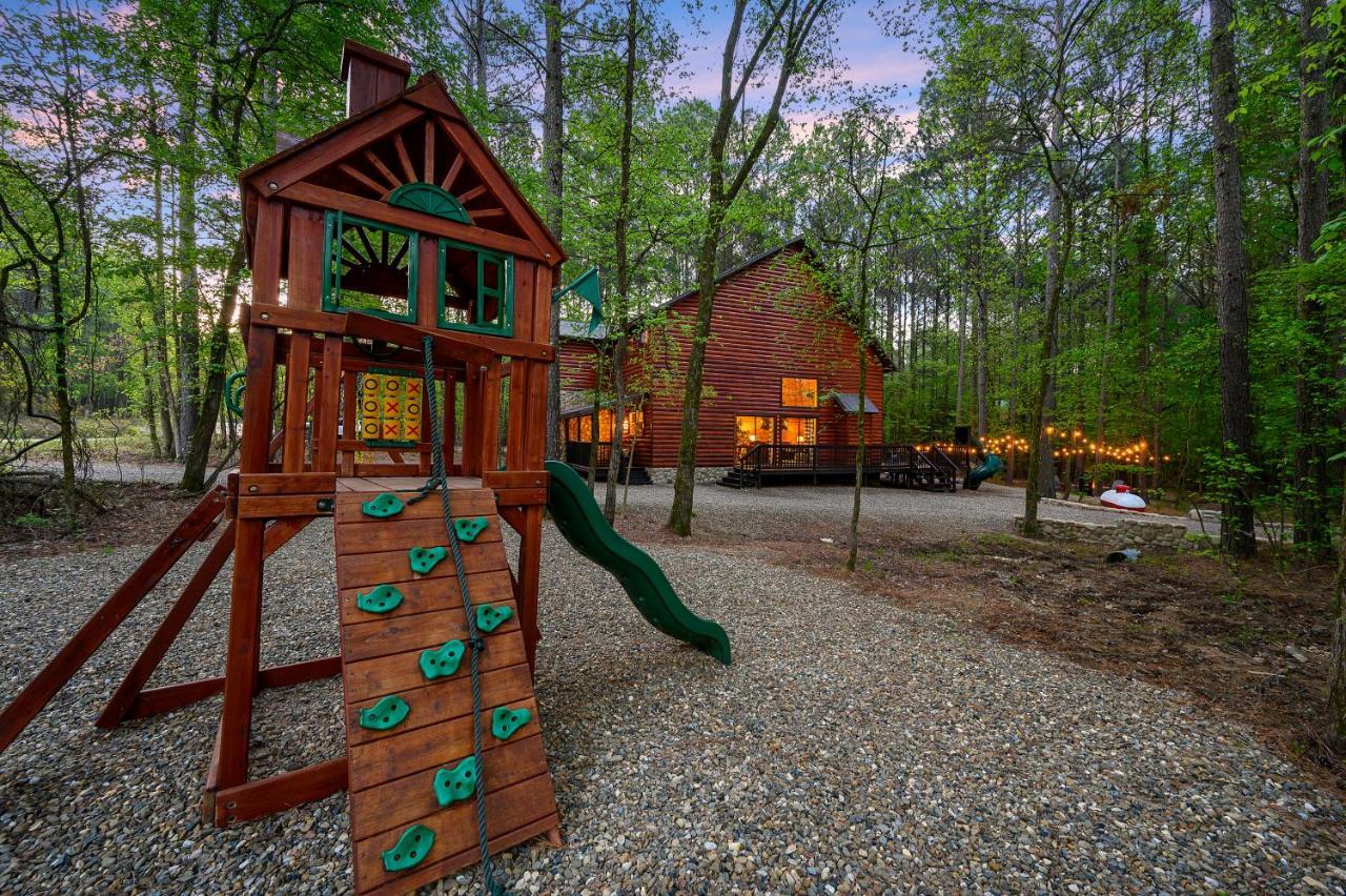 Hickory Bear - Cabin Surrounded By Pines, Sleeps 10, Hot Tub, Fire Pit, Arcade, Foosball Table & Deck Slide Broken Bow Zewnętrze zdjęcie