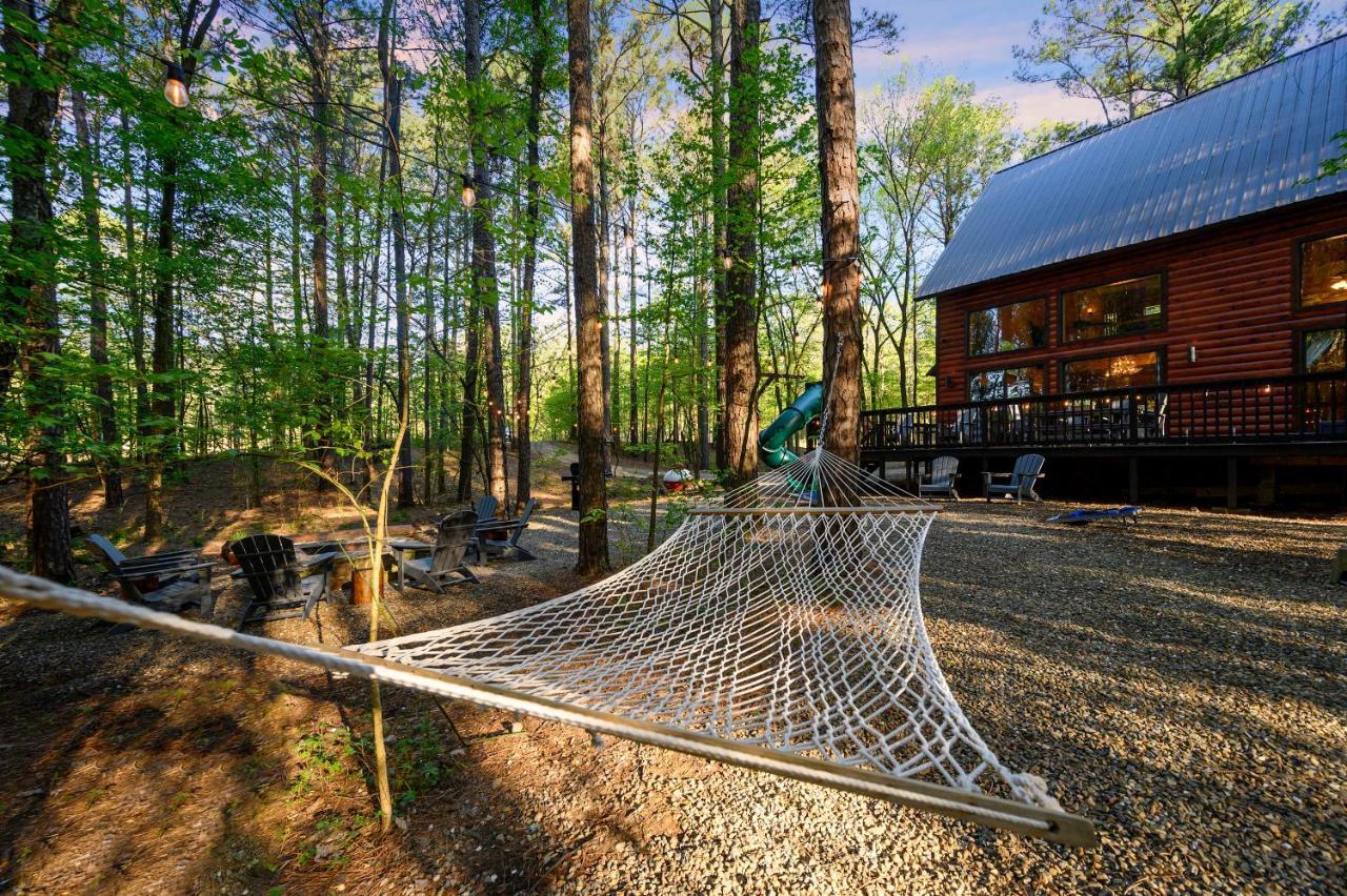 Hickory Bear - Cabin Surrounded By Pines, Sleeps 10, Hot Tub, Fire Pit, Arcade, Foosball Table & Deck Slide Broken Bow Zewnętrze zdjęcie